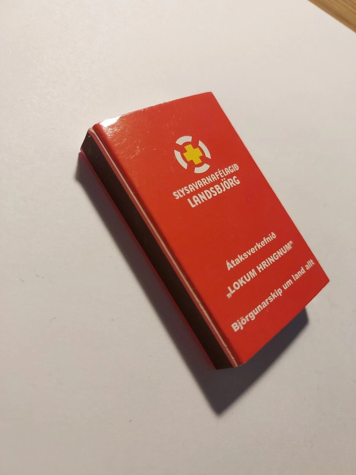 Iceland Civil Defence Matchbox - Slysavarnarfélagið Landsbjörg (Red Cross) - Image 2