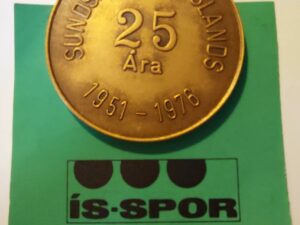 ICELANDIC SWIMMING ASSOCIATION - SUNDSAMBAND ISLAND 25 YEARS 1976 MEDAL ICELAND