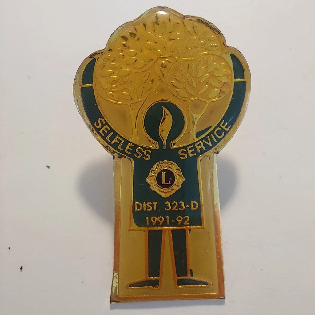 Selfless Service District 323-D - 1991-1992 -  Lions Club Pin