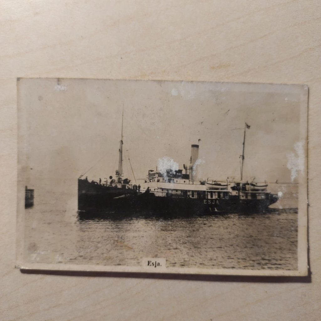 Iceland Vintage Ship Postcard - Westminster Tobacco Card - Esja