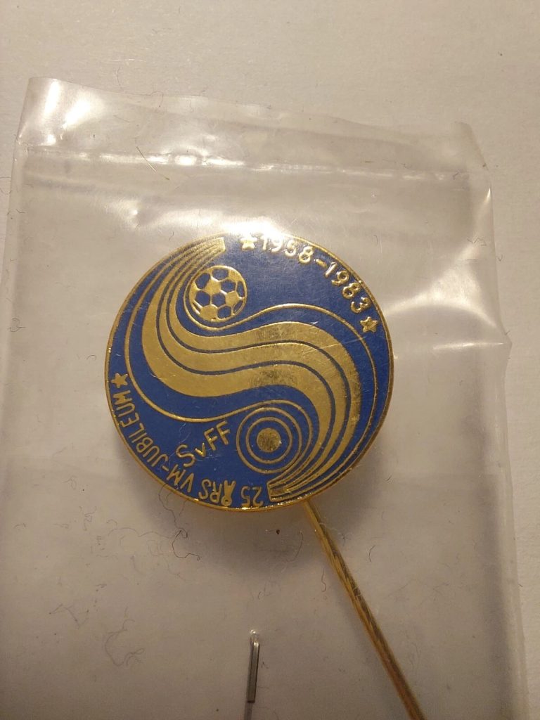 Swedish Football Association Svenska Fotbollförbundet - SvFF 25 Years Pin