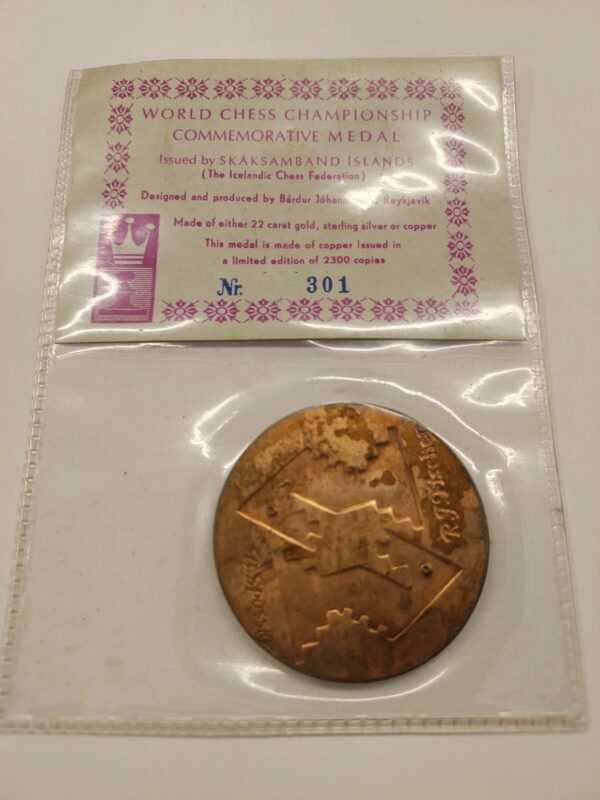 FISCHER/SPASSKY 1972 WORLD CHESS CHAMPIONSHIP ICELAND COMMEMORATIVE MEDAL COPPER