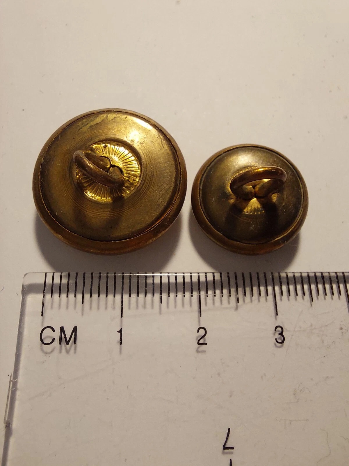 Pair of Vintage Icelandic Police Uniform Buttons – Gold-Plated Brass with Hand Motif - Image 5