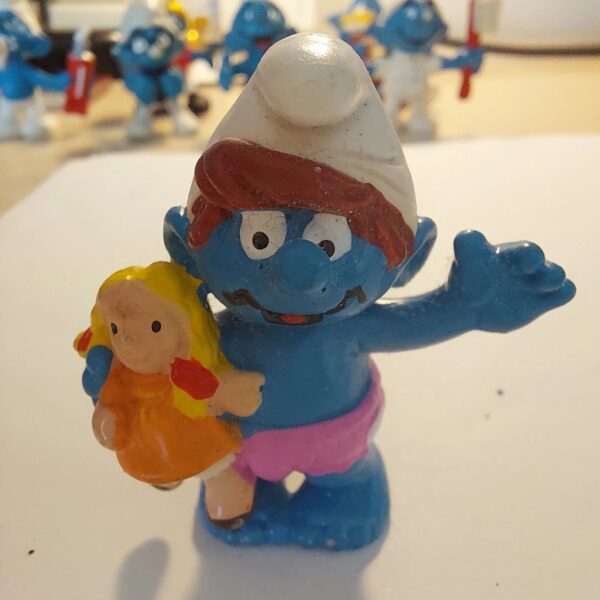 Smurfs - Smurf With Doll - 1996 Figurine Toy Figurine Peyo