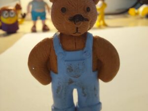 1995 MEG 5 cm Teddy in my Pocket Hard Rubber Bear