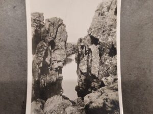 Vintage Iceland cigarette card