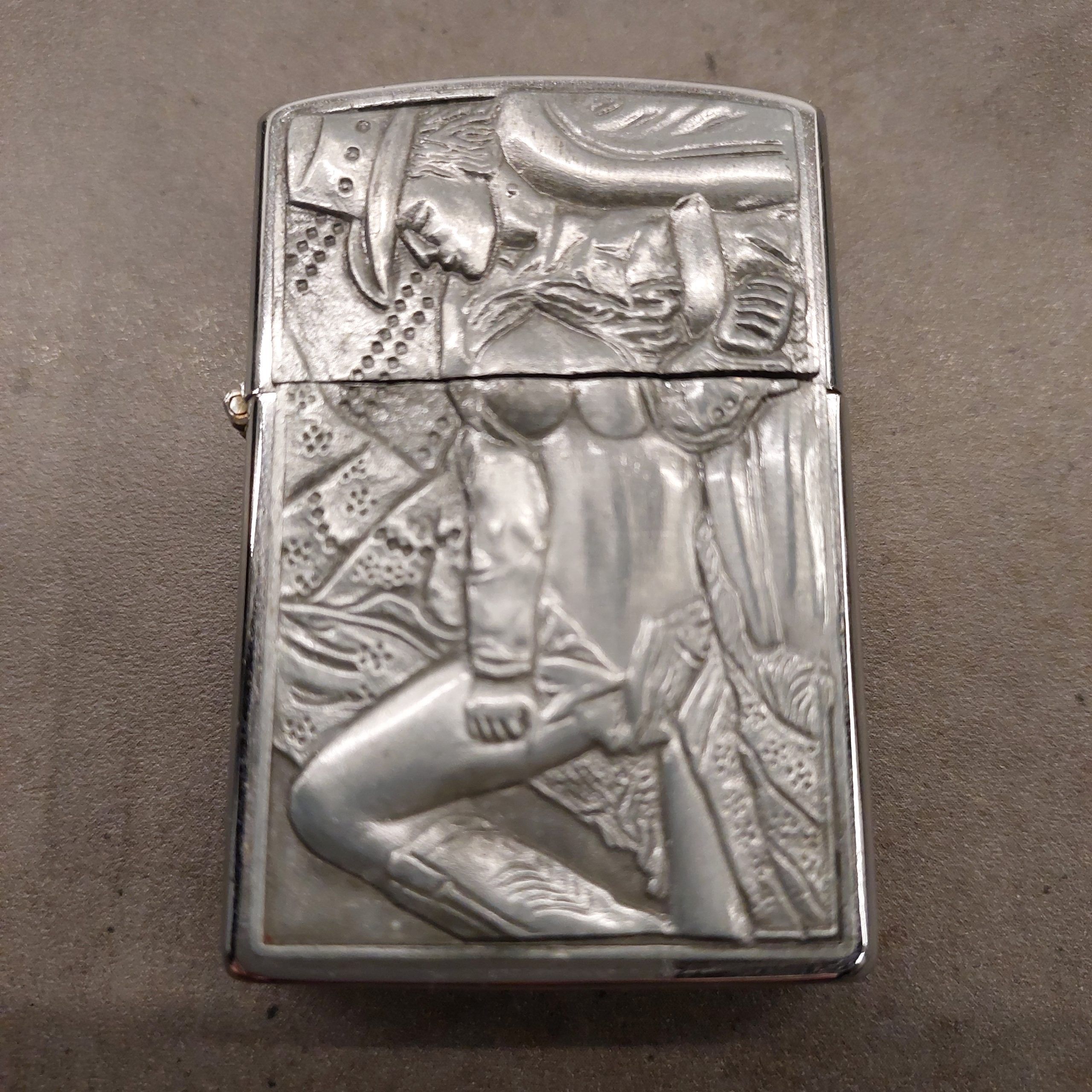 Zippo woman engraved lighter 2002