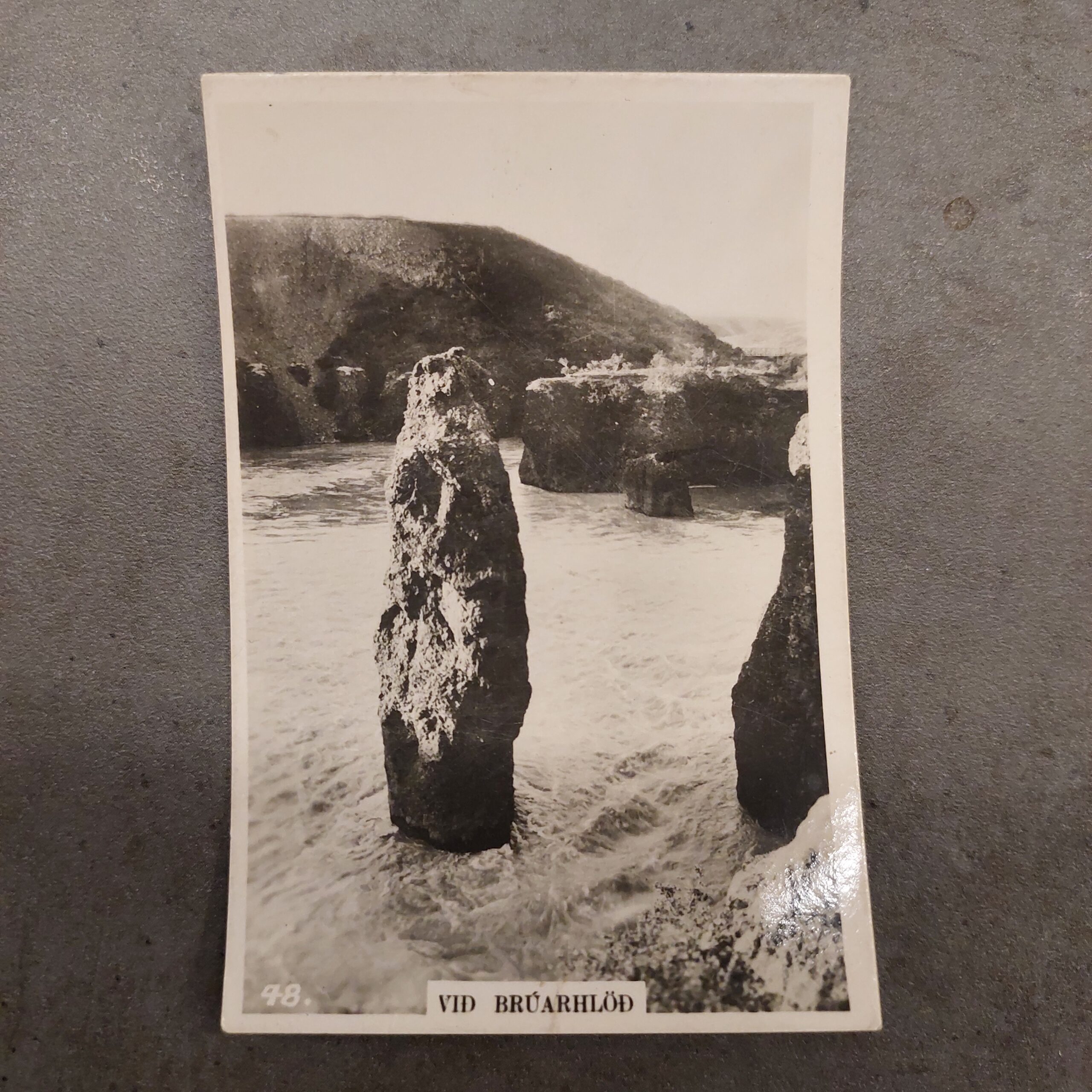 Postcard Víð Brúarhlóð